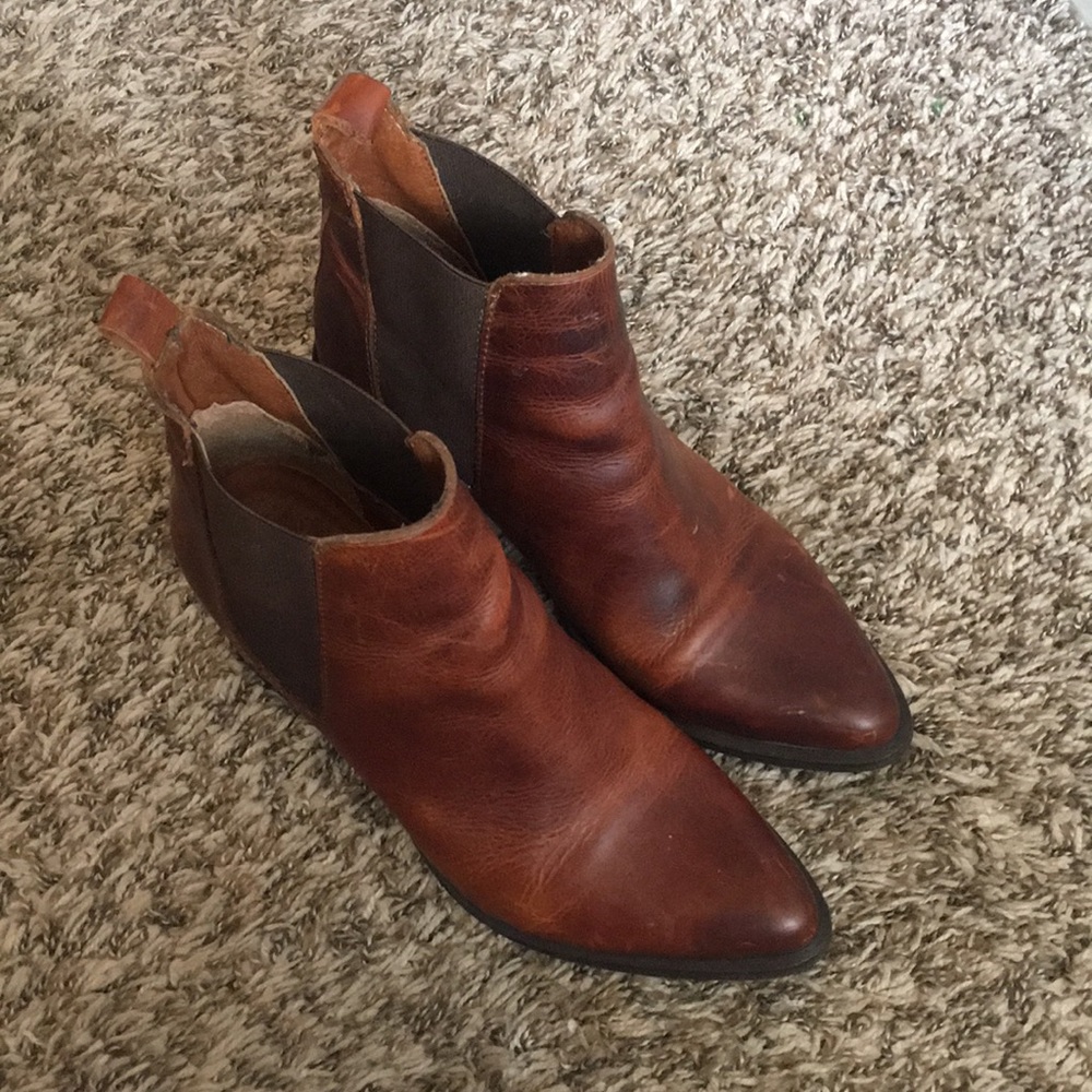 Steve Madden Pistol Brown Leather Booties Boots